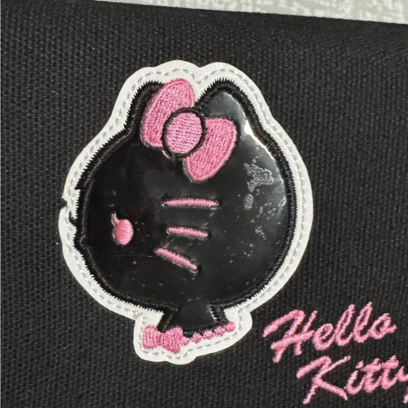 EXCLUSIVE!! Sanrio Hello Kitty Set of 3, Makeup Bag, Trifold Wallet & Coin Purse - Picture 11 of 11